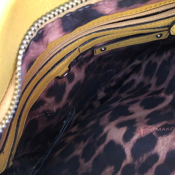 B Makowsky Leather cross body bag - Picture 2 of 8